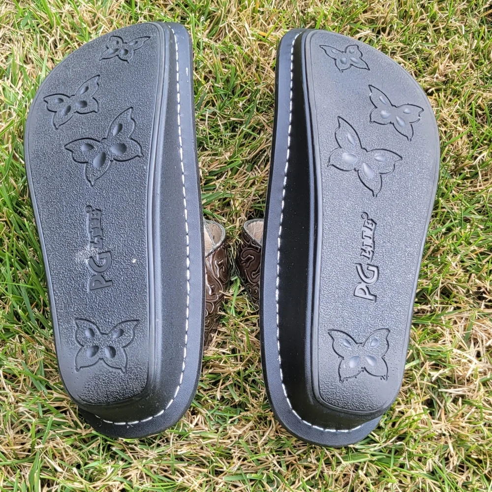 Alegria, Brown Tooled Patent Patterned Women's Shoes 8.5 - Picture 6 of 6